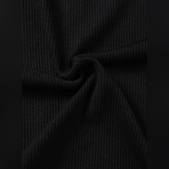 Black Sleeveless Zip-Up Top - Picture 8 of 16